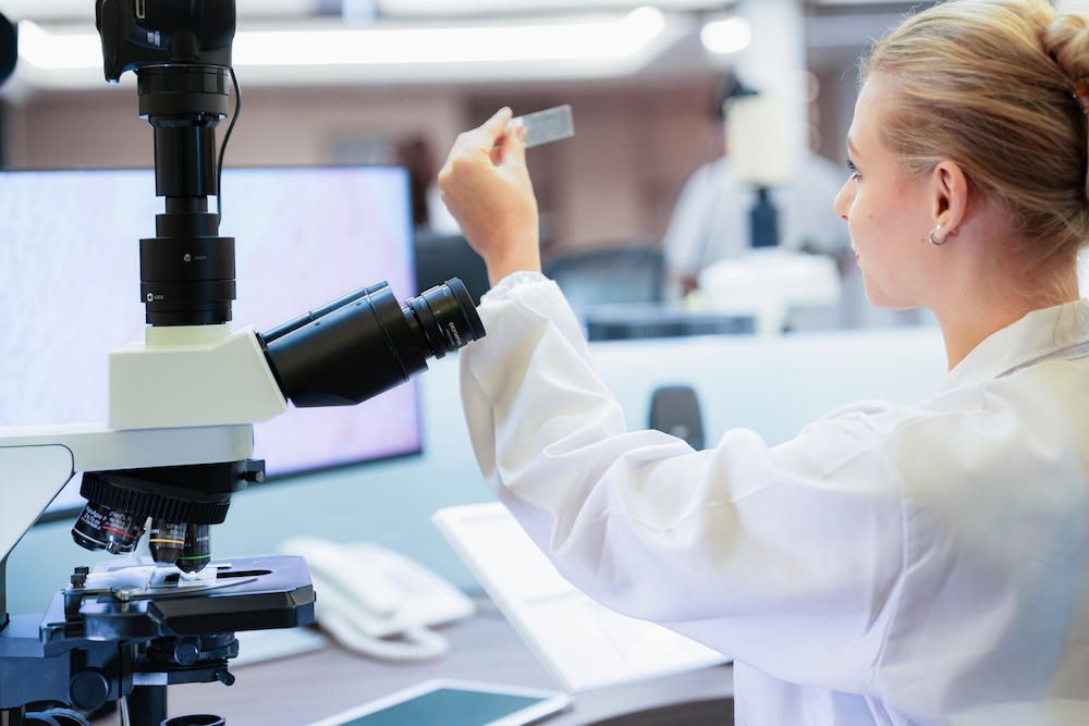 universit�-de-bretagne-occidentale-l�histologie-s�apprend-au-plus-pr�s-du-geste-m�dical