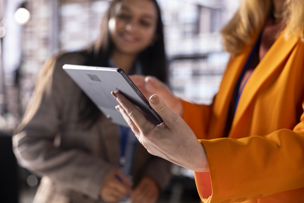 un-humain-derri�re-tout-agent-ia